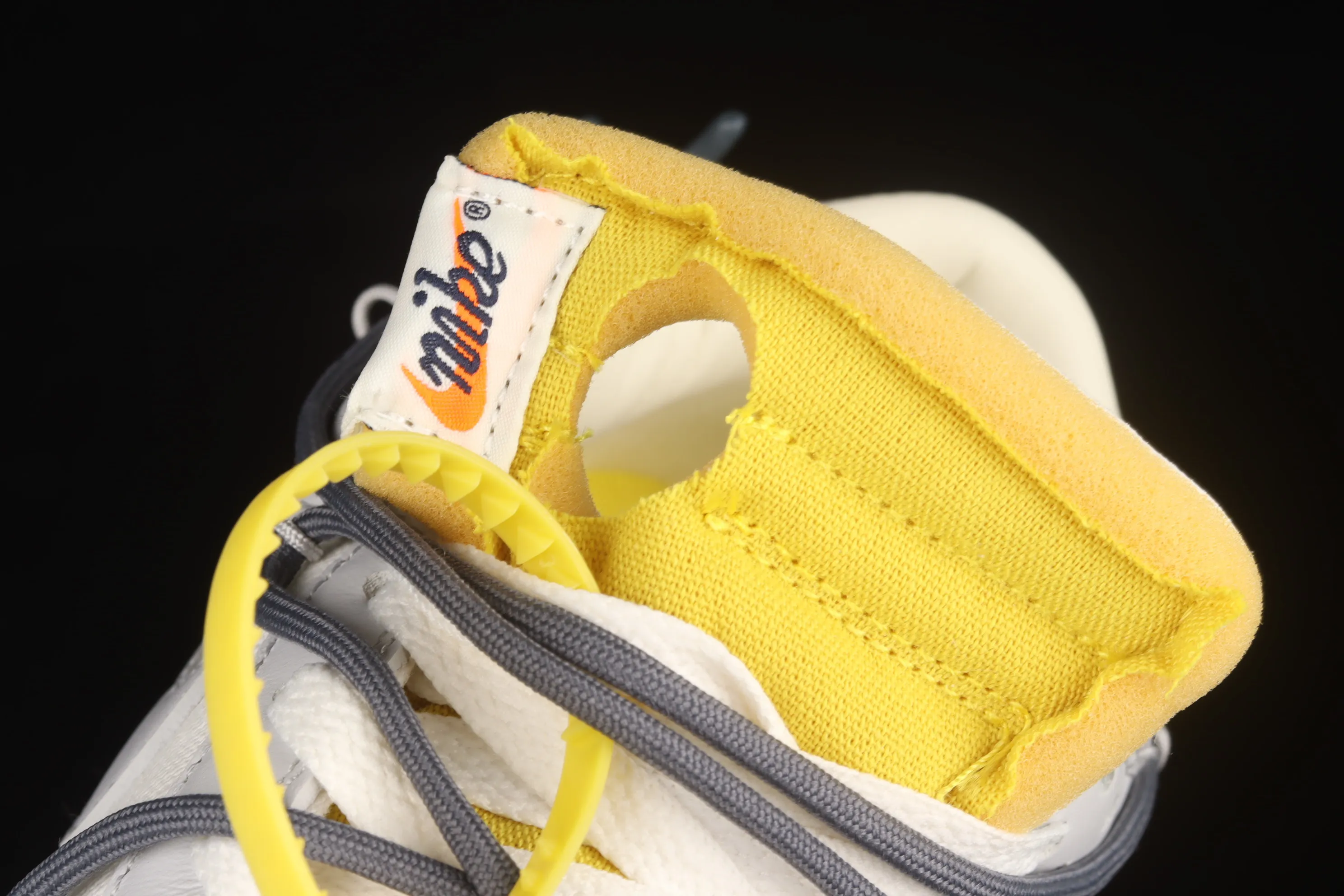 All Categories Nk SB Dunk Series Nk SB Dunk Low Low-top sneakers Pure original version OF x Nk Dunk Low OW Gray SB smashed backboard fashion casual sneakers DM1602-105